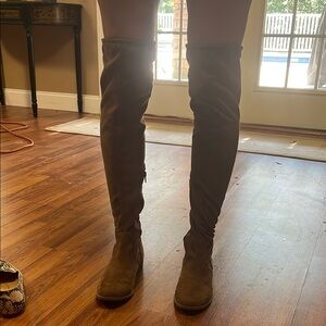 Stylish Over the Knee Boots in Brown